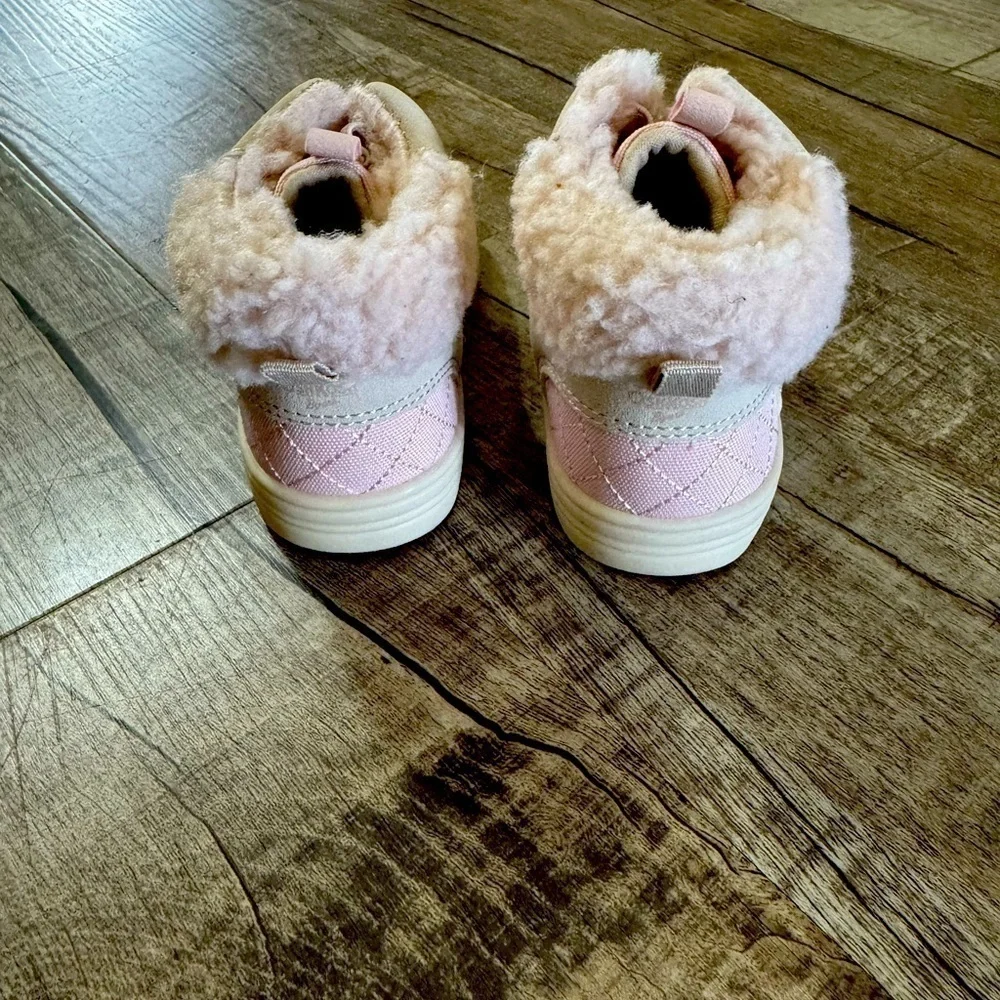 NWOT Toddler OshKosh Sherpa Quilted Boots‎